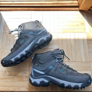 NWOT Women's Targhee III Waterproof Mid